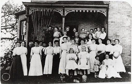989.192.006 - Photo, Lemonville Ladies Aid, Mrs. H. Talbot's home, 1908